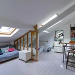 Bright Loft In The 20Th Arr Of Paris - Welkeys